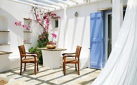 Golden Beach Studios & Suites